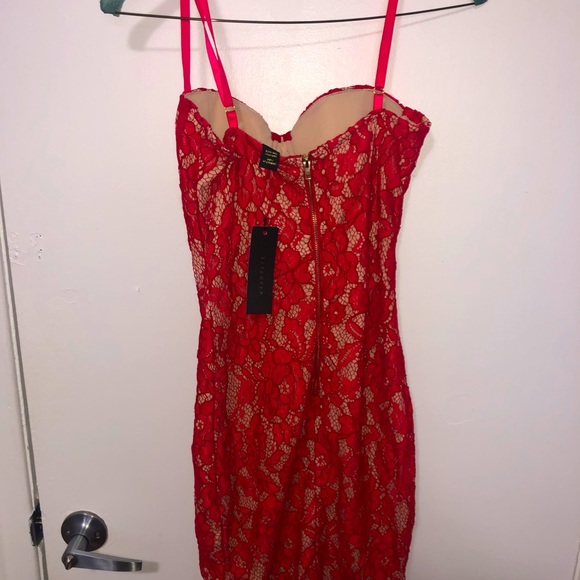Red Lace dress - Picture 2 of 2